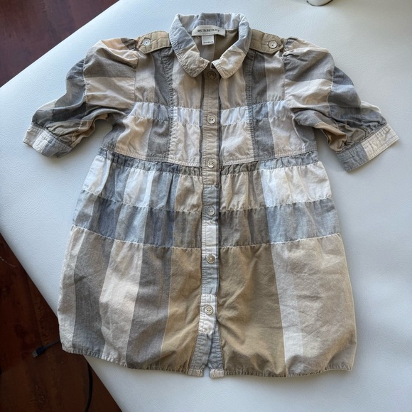 Baby kid dress long sleeves 12/18 months Burberry beige Baby kid dress long sleeves 12/18 months Burberry beige